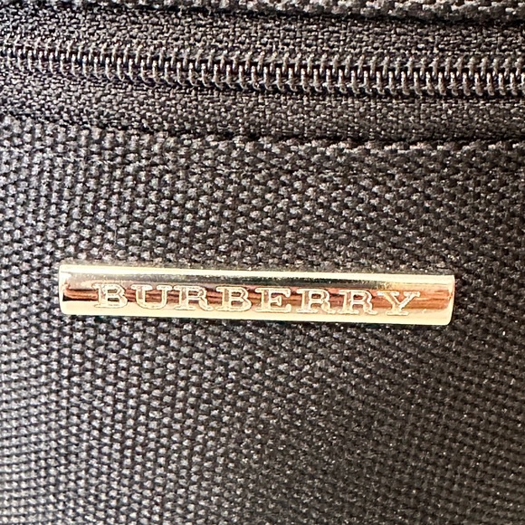 Burberry Bag Vanity Makeup
Pouch Black Plaid Embroidery
Plate Ladies Nylon - Picture 6 of 10